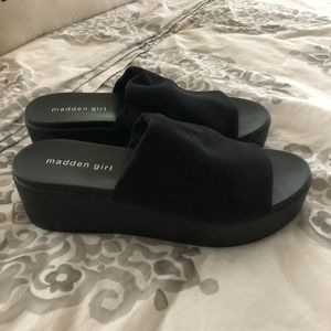 Platform sandals